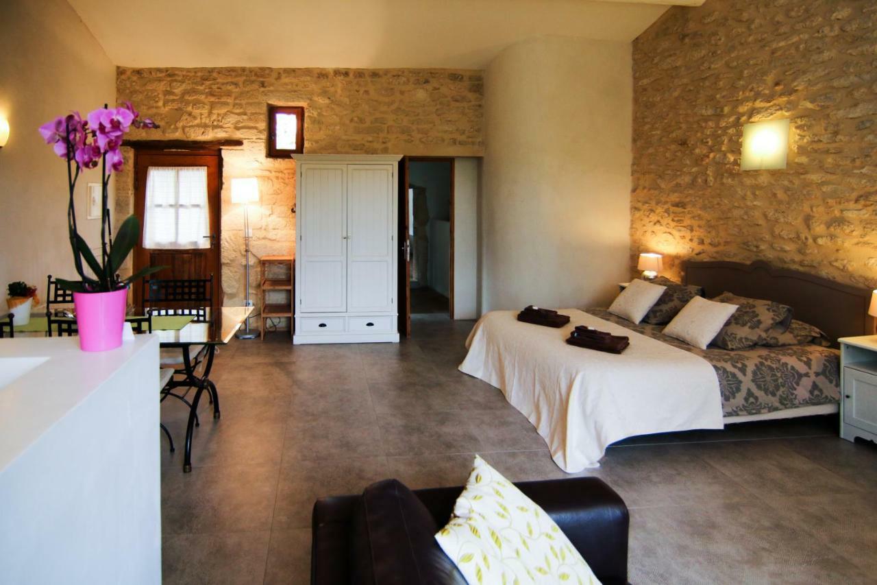 Mas De La Rivoire B&B Villevieille Buitenkant foto