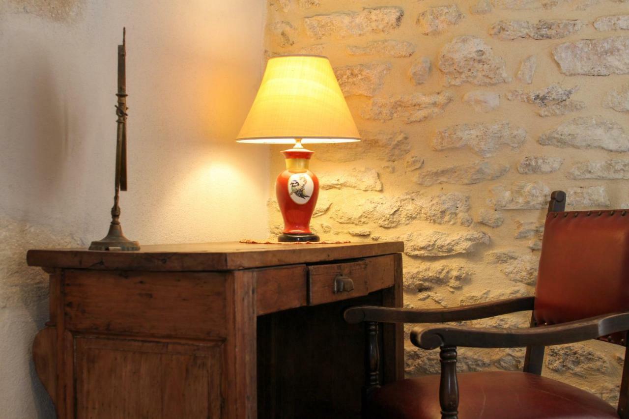 Mas De La Rivoire B&B Villevieille Buitenkant foto