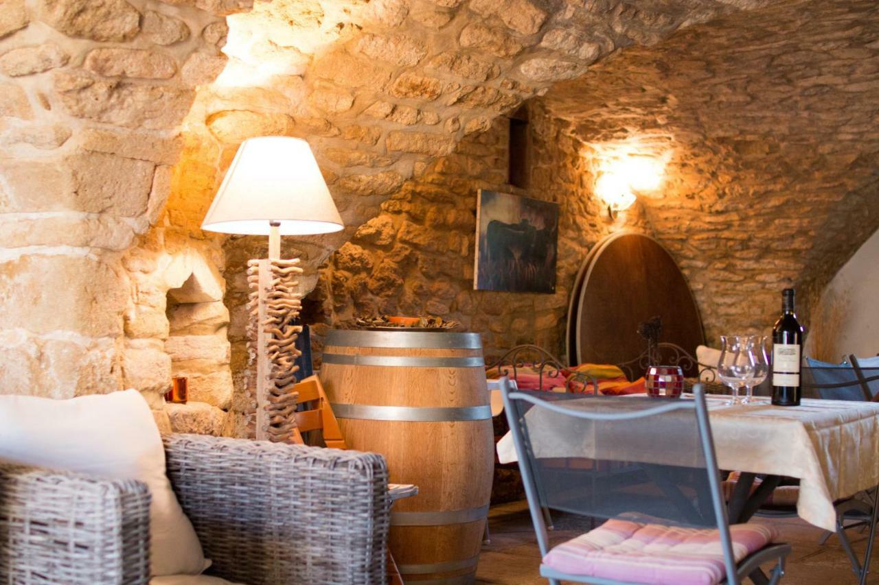 Mas De La Rivoire B&B Villevieille Buitenkant foto