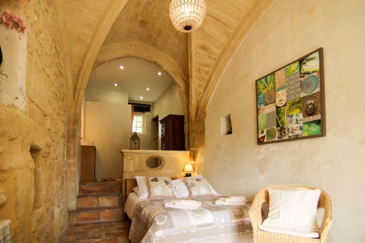 Mas De La Rivoire B&B Villevieille Buitenkant foto